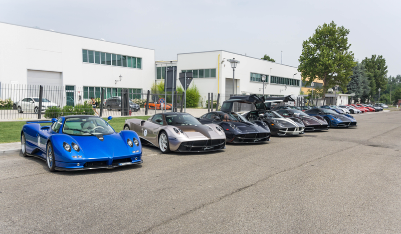 Illustration for article titled A Pagani Rally In Italy Puts All Other Car Meets To Shame